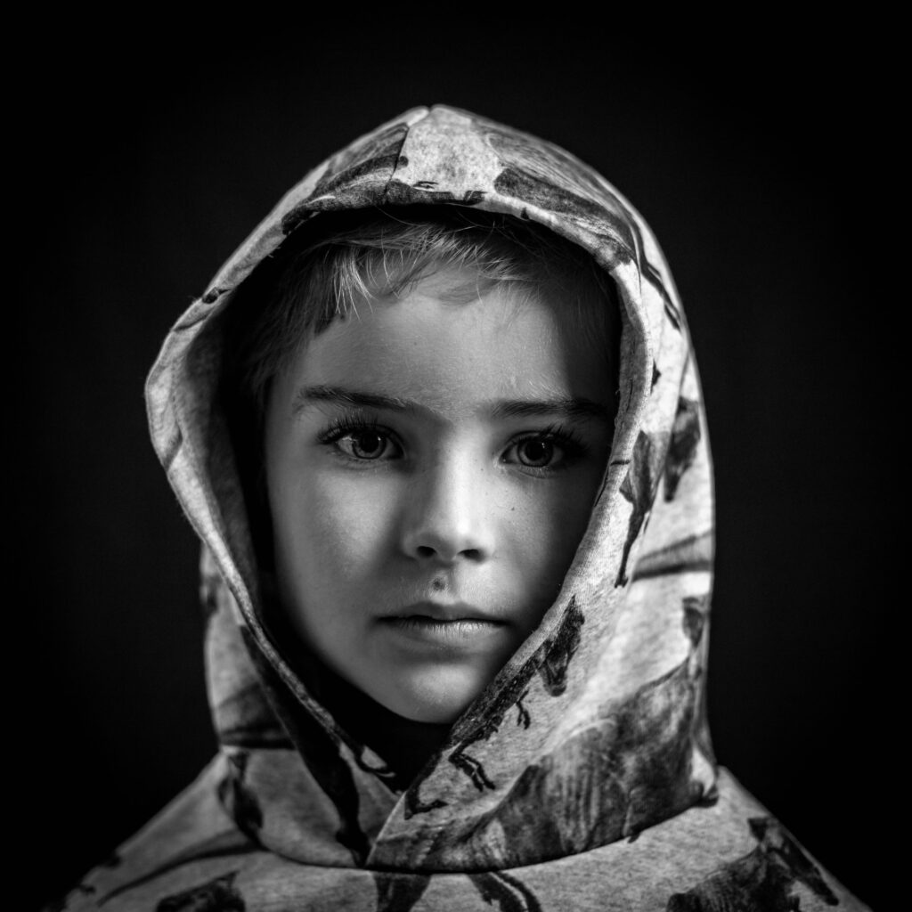 Kilian Hoody BW Web portretfotografie